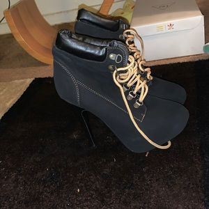 Black heel boots